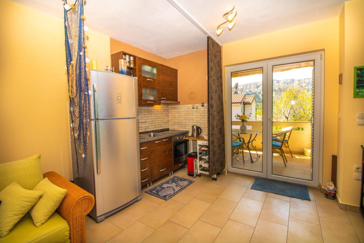 Apartments Ema & Mislav With Terrace Baška Extérieur photo
